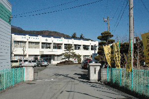 下吉田東小学校