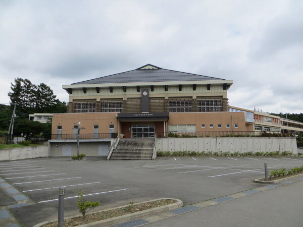 24．小淵沢中体育館の画像2