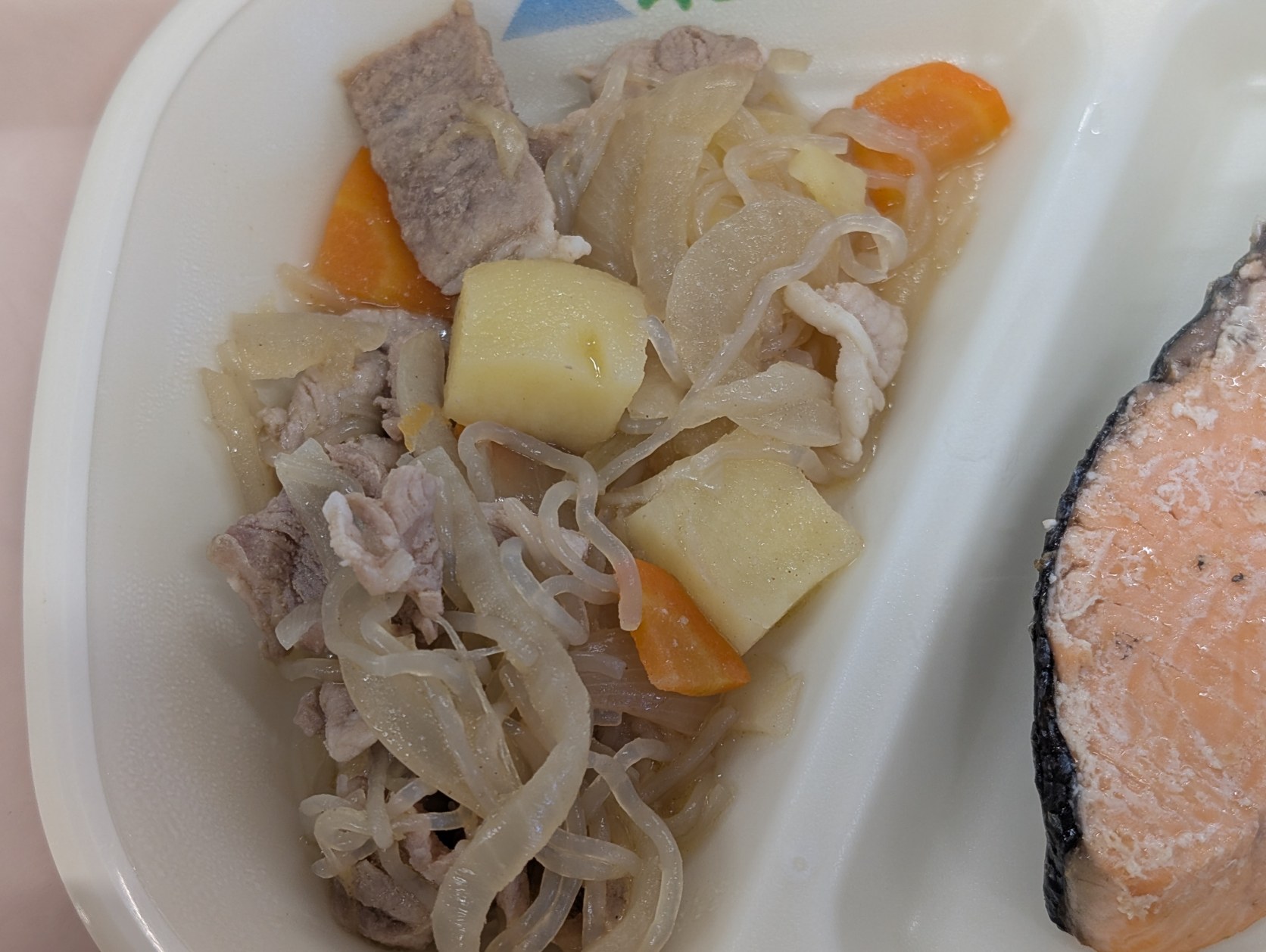 9月24日の給食の肉じゃがの写真