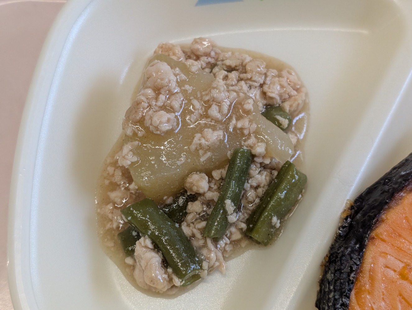 8月29日の給食の夕顔のそぼろ煮の写真