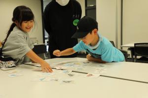 実験・カルタで学んで備える防災！！_写真1