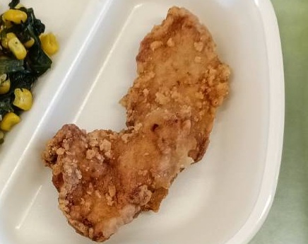 12月15日の給食の鶏肉のから揚げの写真
