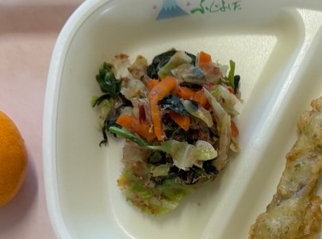 12月10日の給食の、水掛菜の和え物の写真