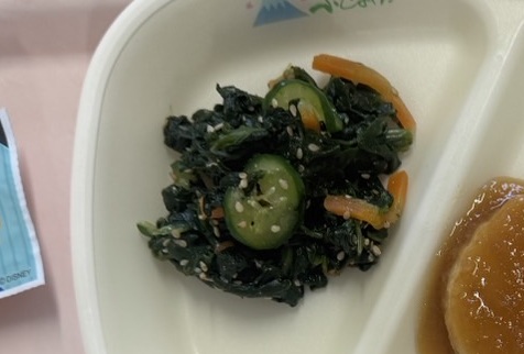 12月3日の給食の青菜のごま和えの写真