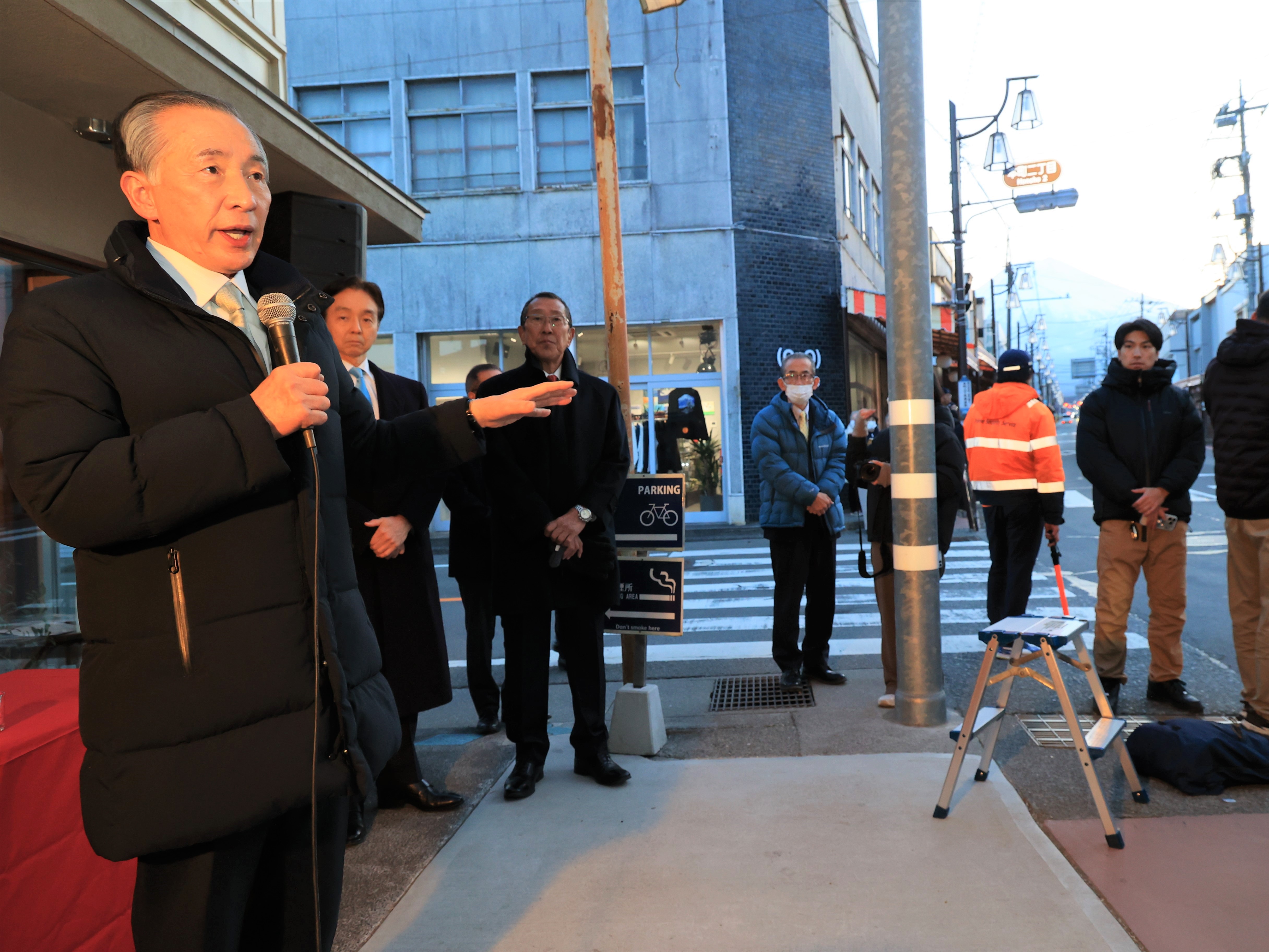 12月23日(火)本町通り街路灯完成記念セレモニー　画像1