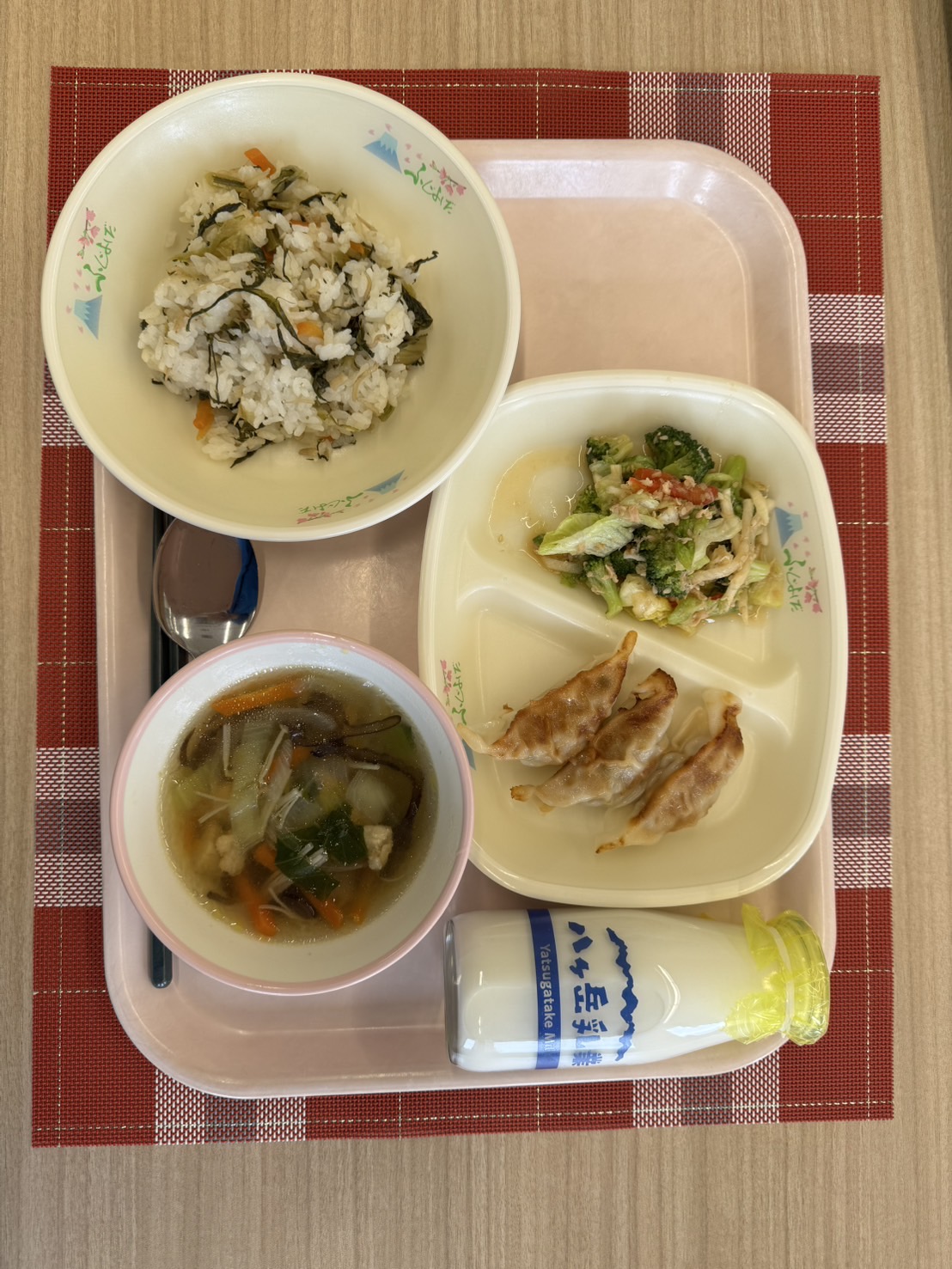 3月16日の給食の全体写真