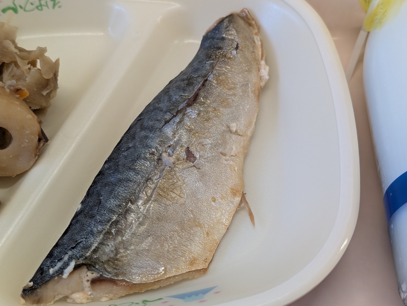 5月25日の給食のさばの塩焼きの写真