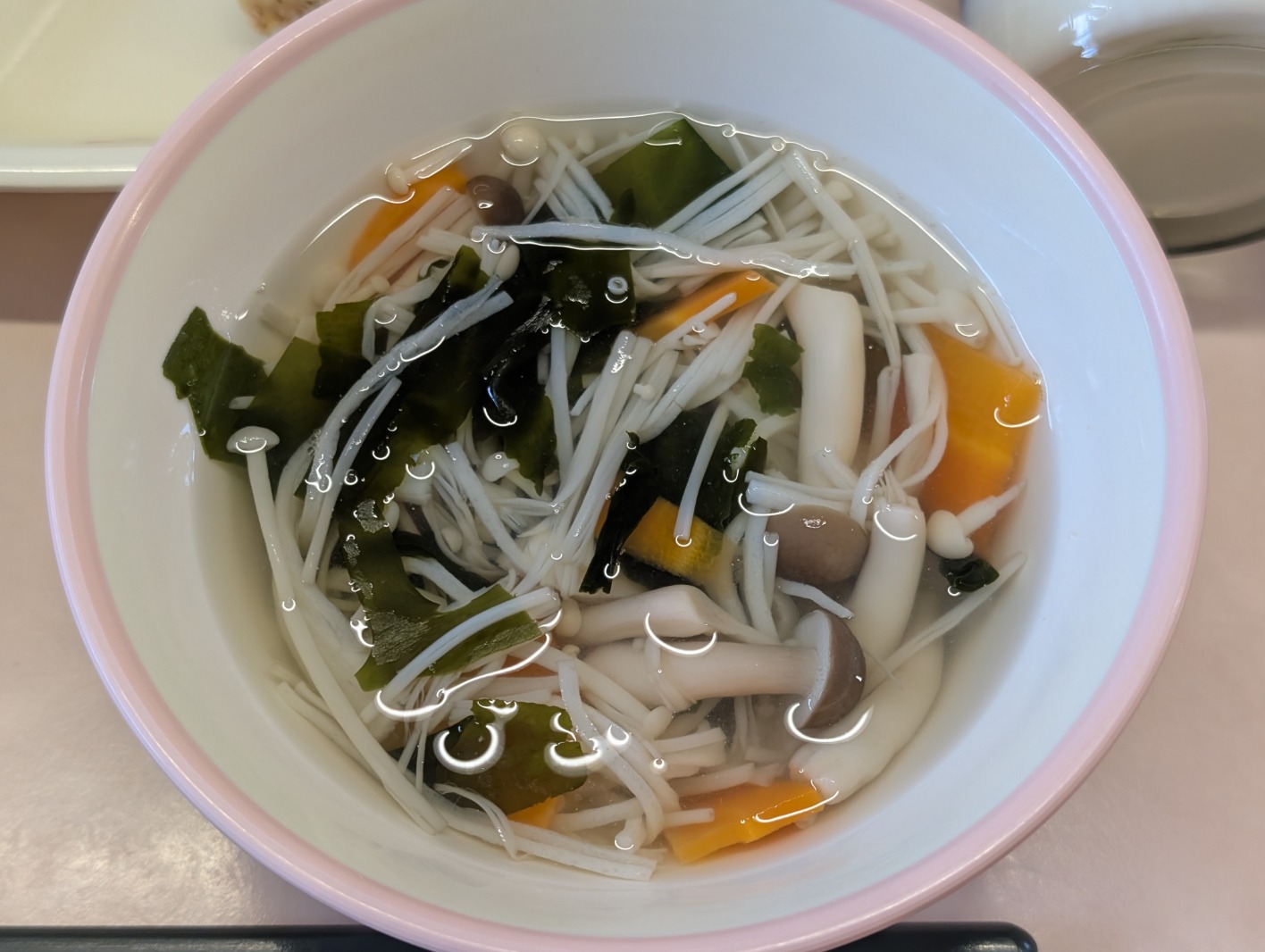 5月20日の給食の豆腐のすまし汁の写真