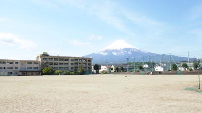 下吉田中学校グランドから