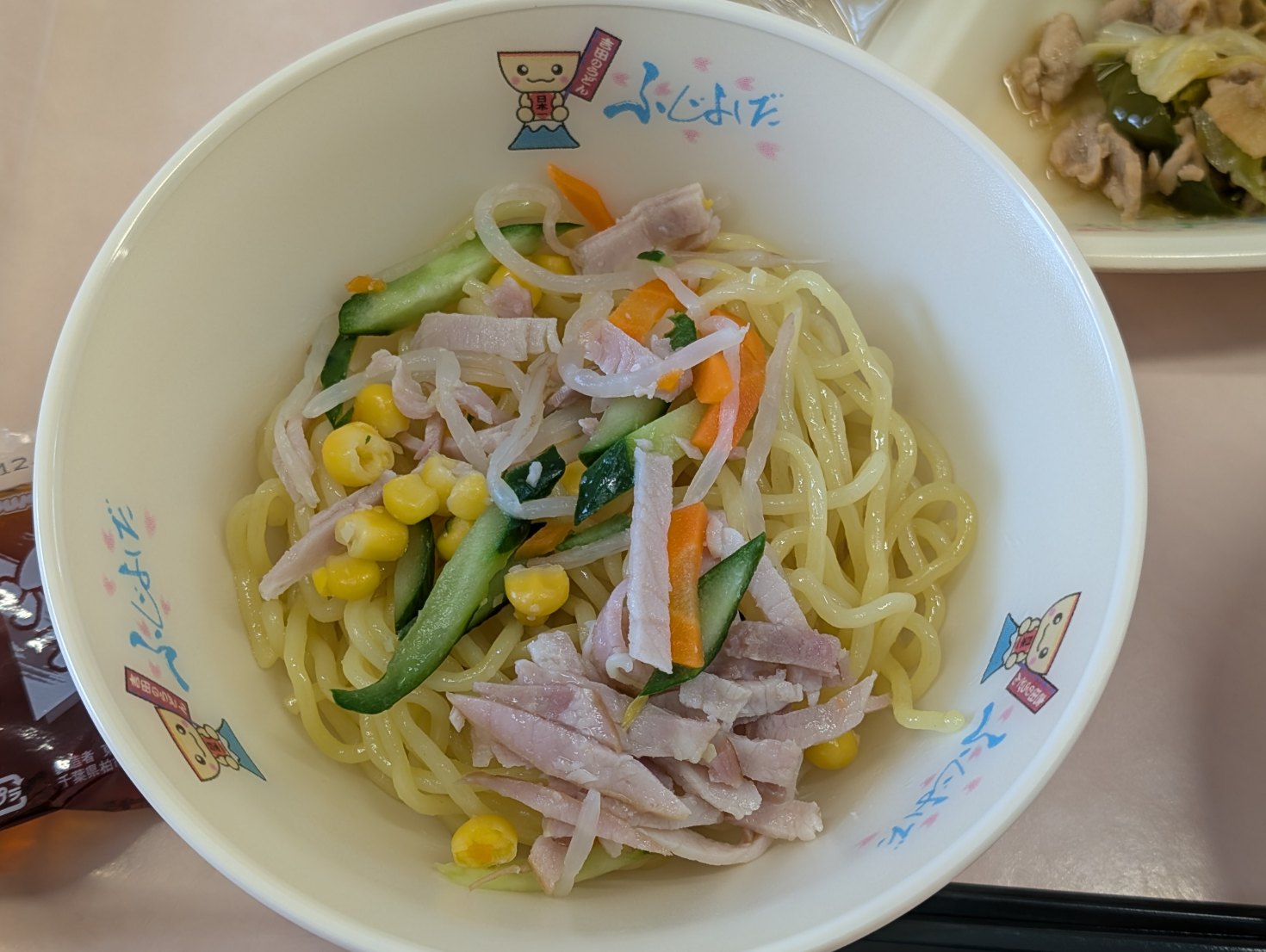 7月16日の給食の冷やし中華の麺