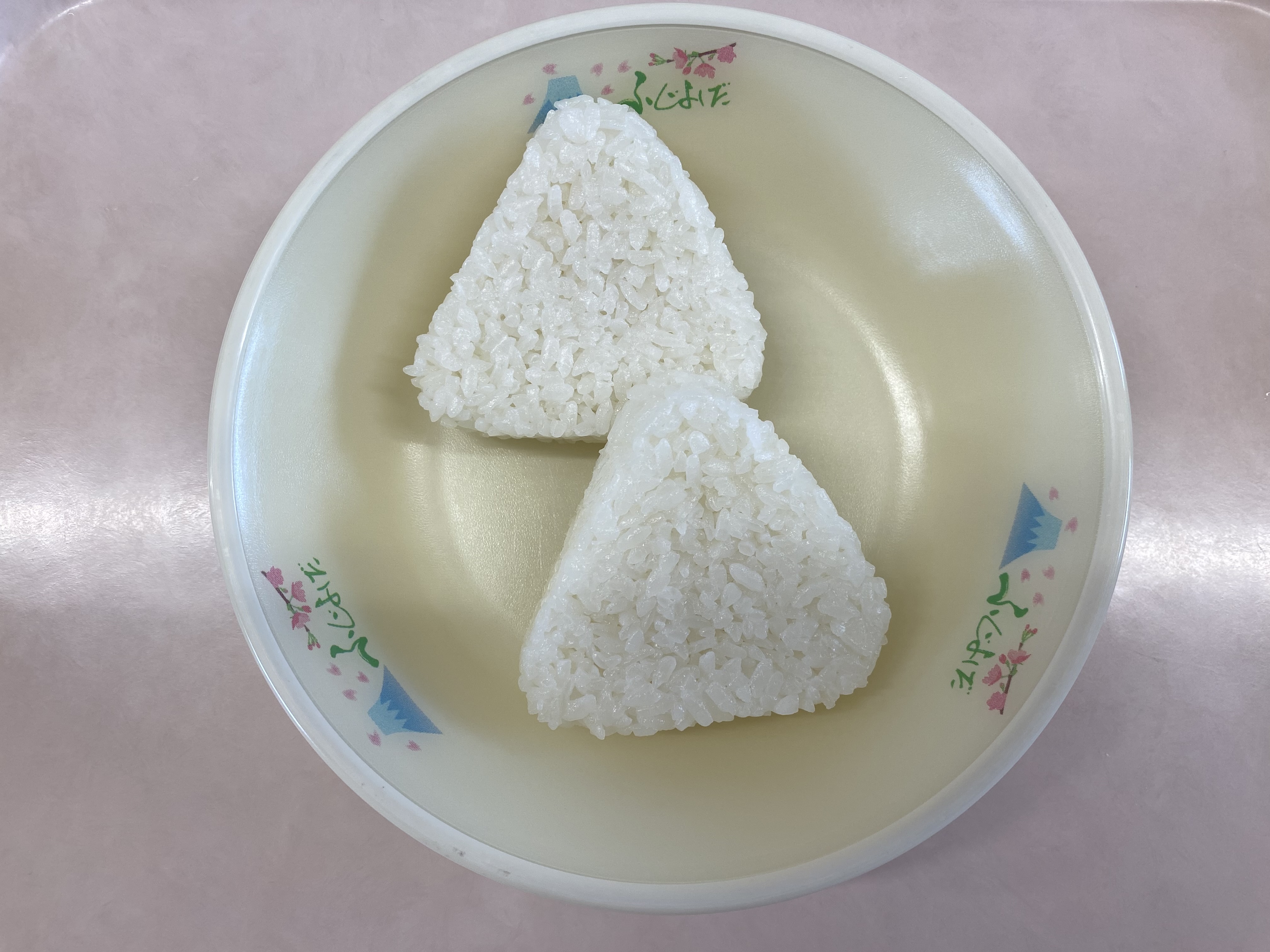 7月21日の給食の塩おにぎり